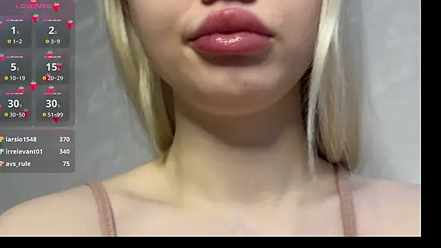 Snapshot of SusieEvans chatting on 12/03/24, 06:49 SusieEvans online show from 12/03/24, 06:49