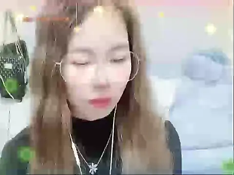 Snapshot of miumiu822 chatting on 12/29/24, 02:00 miumiu822 online show from 12/29/24, 02:00