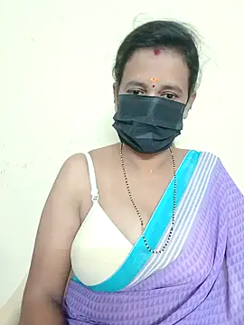 Snapshot of akshara_22 chatting on 12/14/24, 03:04 akshara 22 online show from 12/14/24, 03:04