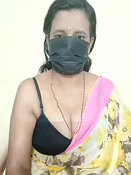 Snapshot of akshara_22 chatting on 12/19/24, 11:39 akshara 22 online show from 12/19/24, 11:39