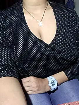 Snapshot of Anamika_Kapoor chatting on 02/24/25, 07:41 Anamika Kapoor online show from 02/24/25, 07:41