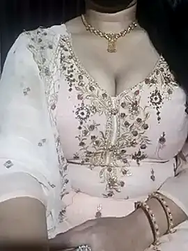 Snapshot of Anamika_Kapoor chatting on 02/26/25, 07:27 Anamika Kapoor online show from 02/26/25, 07:27