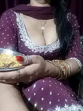 Snapshot of Anamika_Kapoor chatting on 02/28/25, 10:17 Anamika Kapoor online show from 02/28/25, 10:17