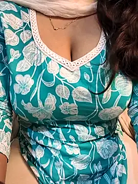 Snapshot of Anamika_Kapoor chatting on 09/19/25, 01:29 Anamika Kapoor online show from 09/19/25, 01:29