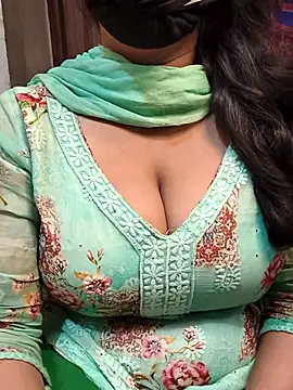 Snapshot of Anamika_Kapoor chatting on 10/03/25, 09:34 Anamika Kapoor online show from 10/03/25, 09:34