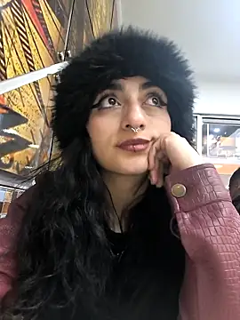 Lila Desiree online show from 11/28/25, 10:12