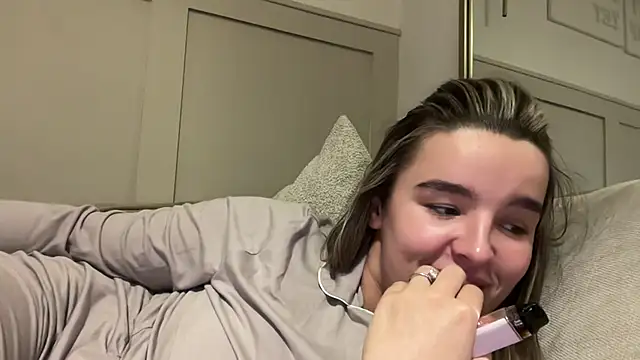 maisiesmithx online show from 11/09/25, 09:02