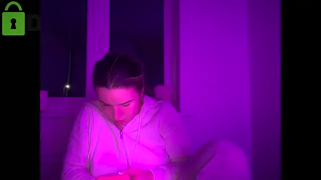 maisiesmithx online show from 02/07/26, 10:24