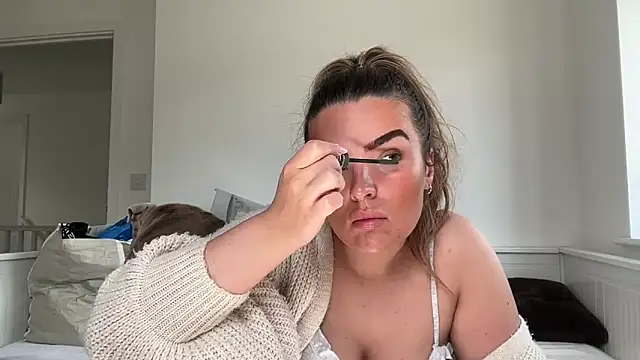 maisiesmithx online show from 04/15/26, 12:23