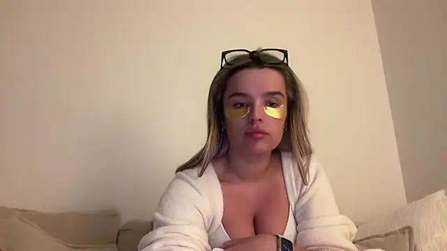 maisiesmithx online show from 04/16/26, 08:20