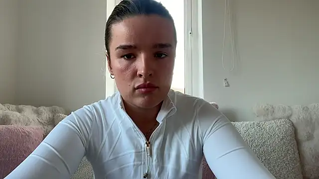 Snapshot of maisiesmithx chatting on 07/02/26, 07:09 maisiesmithx online show from 07/02/26, 07:09