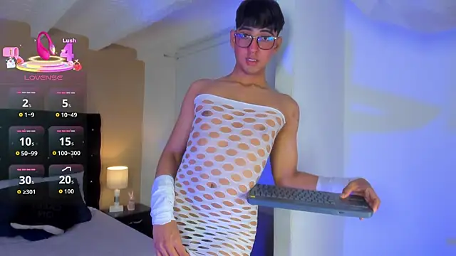 Dark hairy  online show from 09/26/25, 04:38