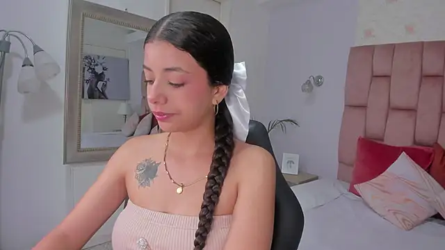 coraltaylor online show from 10/13/25, 01:00