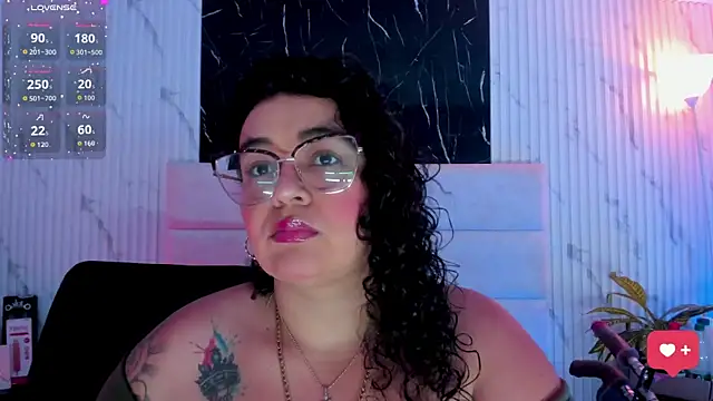 Reginavegaa online show from 11/15/25, 09:17