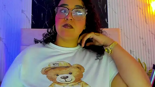 Snapshot of Reginavegaa chatting on 05/07/26, 11:37 Reginavegaa online show from 05/07/26, 11:37