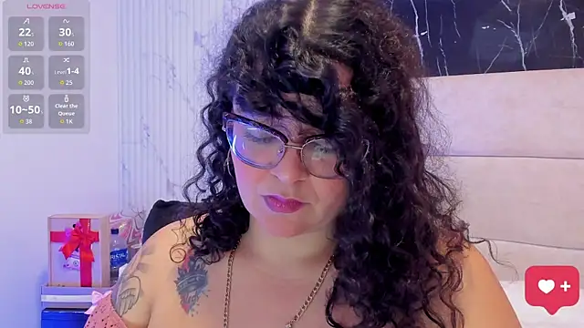 Snapshot of Reginavegaa chatting on 05/28/26, 11:40 Reginavegaa online show from 05/28/26, 11:40