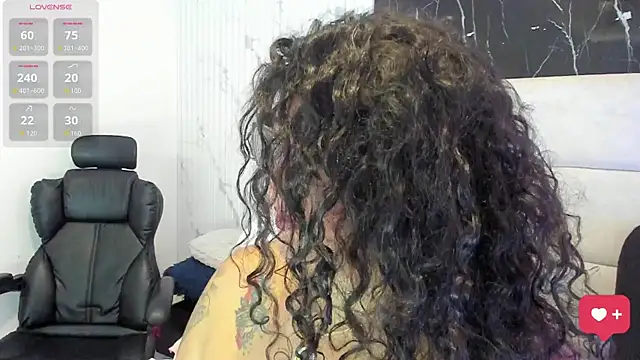 Reginavegaa online show from 07/20/26, 12:07