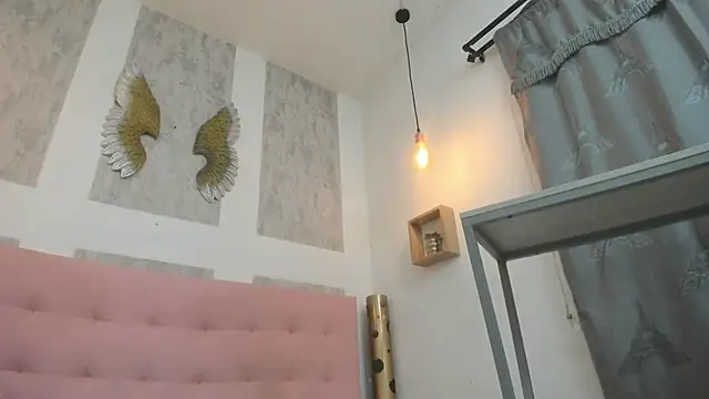 zhamira 21 online show from 12/04/25, 08:06