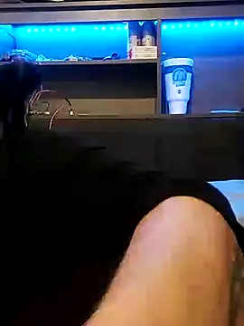 esadmisfit1 online show from 03/04/25, 10:57