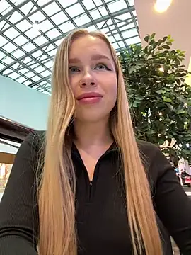 Snapshot of mur_girl chatting on 12/03/24, 10:50 mur girl online show from 12/03/24, 10:50