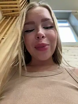 Snapshot of mur_girl chatting on 12/07/24, 10:23 mur girl online show from 12/07/24, 10:23