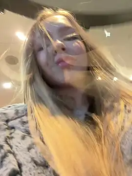 Snapshot of mur_girl chatting on 12/10/24, 09:55 mur girl online show from 12/10/24, 09:55