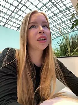 Snapshot of mur_girl chatting on 12/24/24, 09:50 mur girl online show from 12/24/24, 09:50