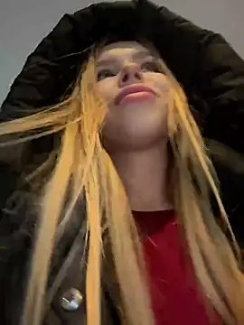 Snapshot of mur_girl chatting on 12/26/24, 02:27 mur girl online show from 12/26/24, 02:27