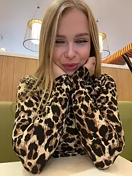 Snapshot of mur_girl chatting on 12/30/24, 09:37 mur girl online show from 12/30/24, 09:37