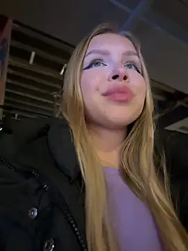 Snapshot of mur_girl chatting on 01/02/25, 11:20 mur girl online show from 01/02/25, 11:20