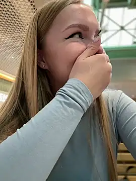 Snapshot of mur_girl chatting on 01/09/25, 11:14 mur girl online show from 01/09/25, 11:14