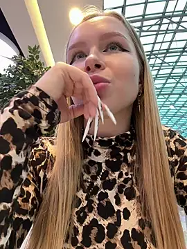 Snapshot of mur_girl chatting on 01/14/25, 11:10 mur girl online show from 01/14/25, 11:10