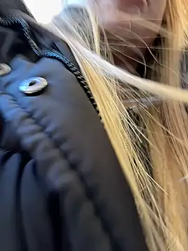 Snapshot of mur_girl chatting on 02/07/25, 01:01 mur girl online show from 02/07/25, 01:01