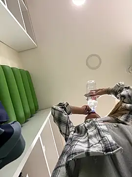 Snapshot of mur_girl chatting on 02/08/25, 03:42 mur girl online show from 02/08/25, 03:42