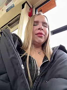 Snapshot of mur_girl chatting on 03/01/25, 12:34 mur girl online show from 03/01/25, 12:34