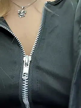 Snapshot of mur_girl chatting on 03/01/25, 03:38 mur girl online show from 03/01/25, 03:38