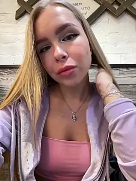 Snapshot of mur_girl chatting on 03/02/25, 08:16 mur girl online show from 03/02/25, 08:16