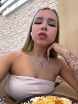 Snapshot of mur_girl chatting on 03/09/25, 10:19 mur girl online show from 03/09/25, 10:19