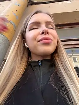 Snapshot of mur_girl chatting on 09/29/25, 12:10 mur girl online show from 09/29/25, 12:10