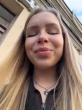 Snapshot of mur_girl chatting on 10/11/25, 01:09 mur girl online show from 10/11/25, 01:09