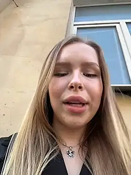 mur girl online show from 03/14/26, 12:32