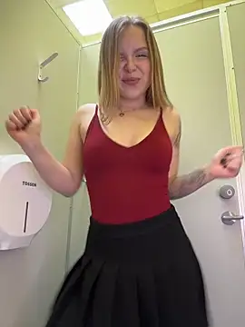 mur girl online show from 04/25/26, 12:41