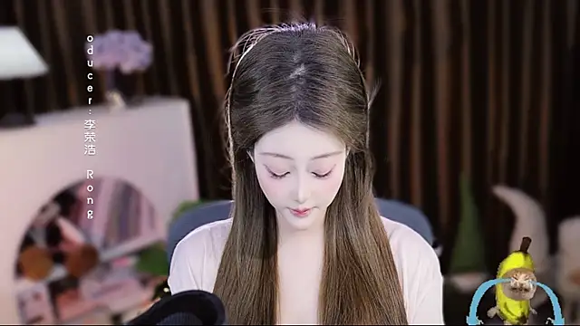 Arwyn-rr online show from 04/13/26, 10:21