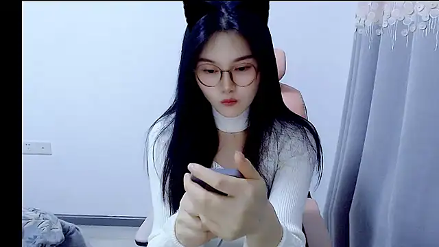 Little-sweet online show from 10/31/25, 12:28