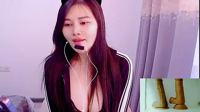 Little-sweet online show from 12/15/25, 03:44