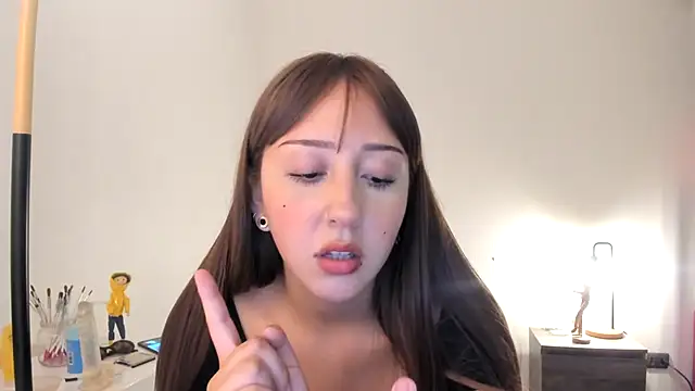 Snapshot of HeyTati chatting on 12/19/24, 12:24 HeyTati online show from 12/19/24, 12:24