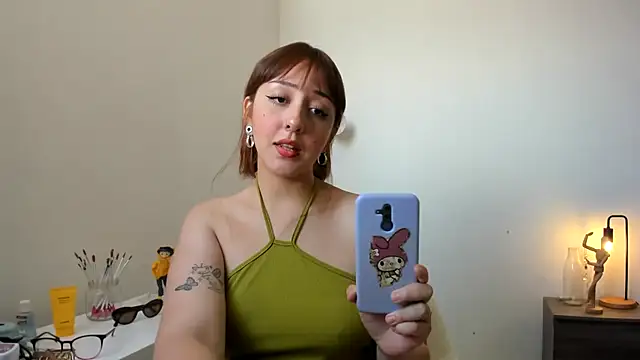 Snapshot of HeyTati chatting on 12/27/24, 06:53 HeyTati online show from 12/27/24, 06:53