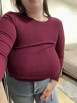 Snapshot of Your_Hot_Sister01 chatting on 01/18/25, 02:12 Your Hot Sister01 online show from 01/18/25, 02:12