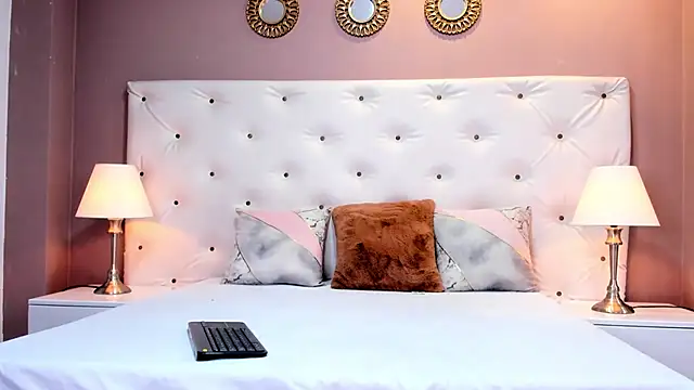 Violet Grace online show from 03/08/25, 01:25