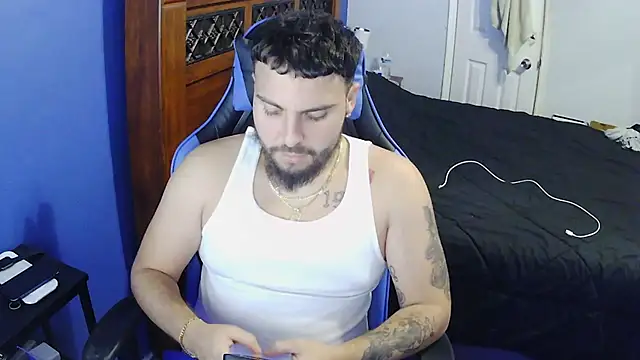 Snapshot of MasterKvn chatting on 03/10/25, 08:37 MasterKvn online show from 03/10/25, 08:37